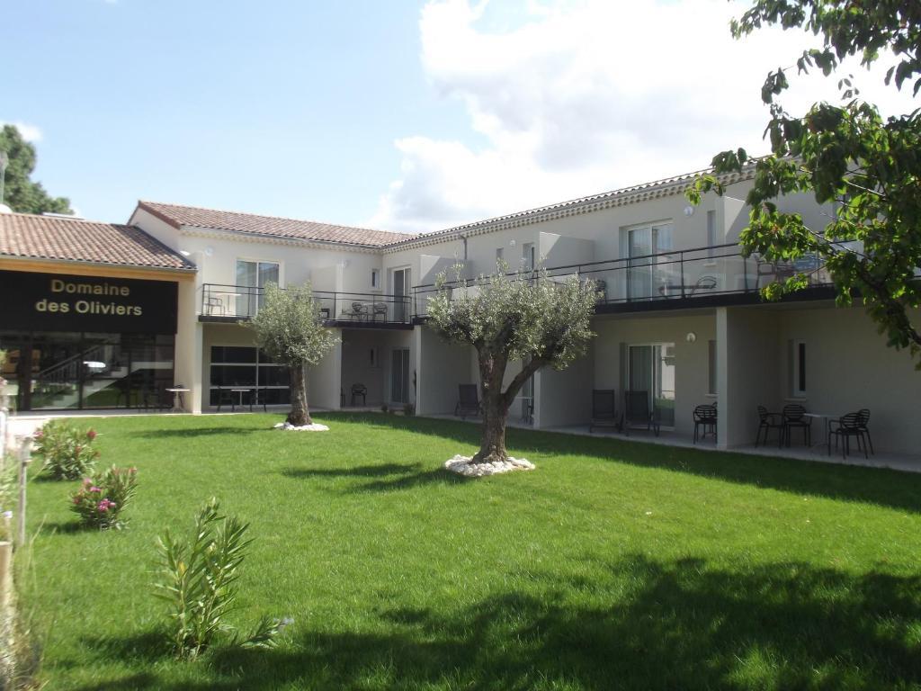 Le Domaine Des Oliviers Hotel Pierrelatte Exterior photo