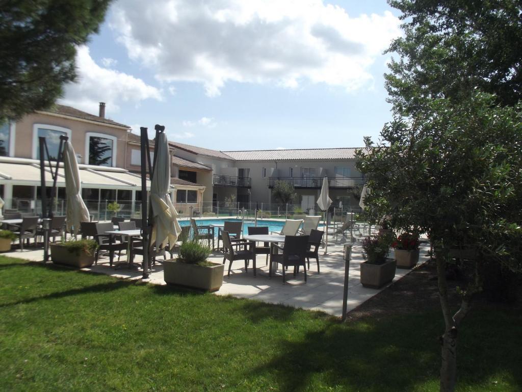 Le Domaine Des Oliviers Hotel Pierrelatte Exterior photo