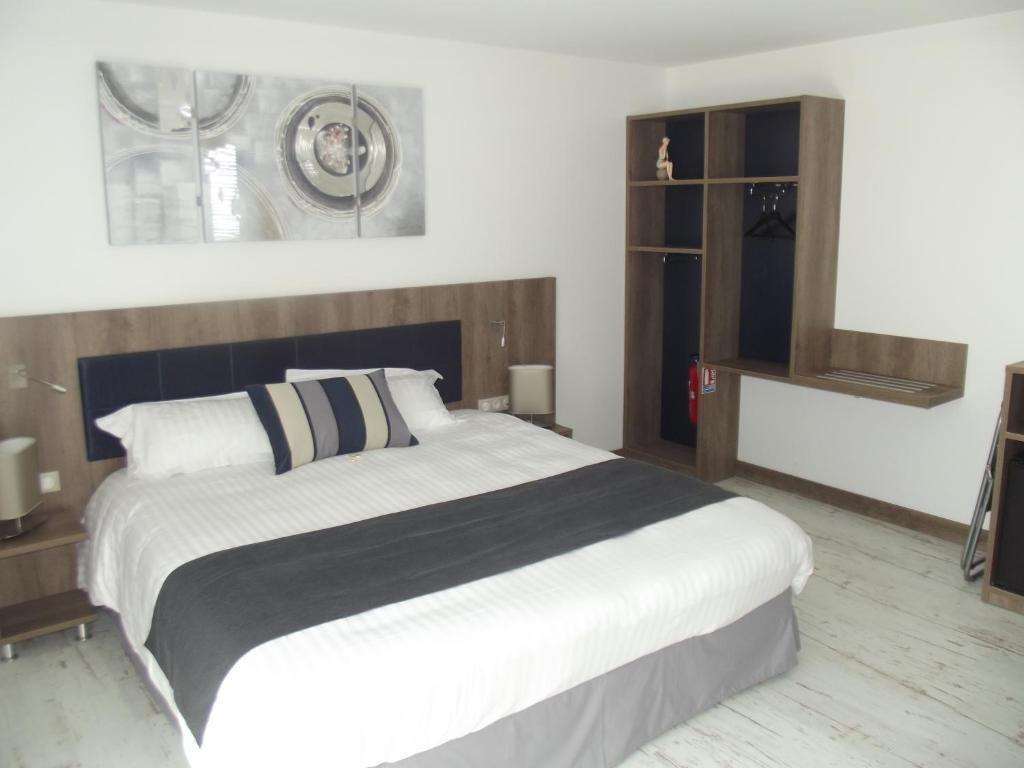 Le Domaine Des Oliviers Hotel Pierrelatte Room photo