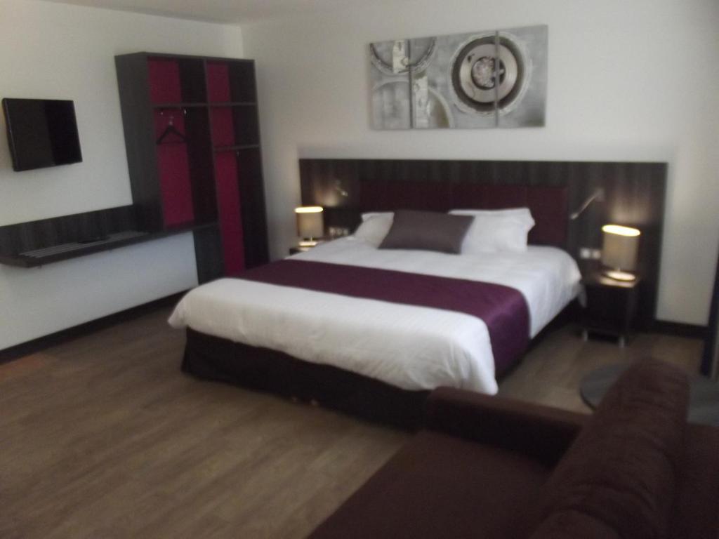 Le Domaine Des Oliviers Hotel Pierrelatte Room photo